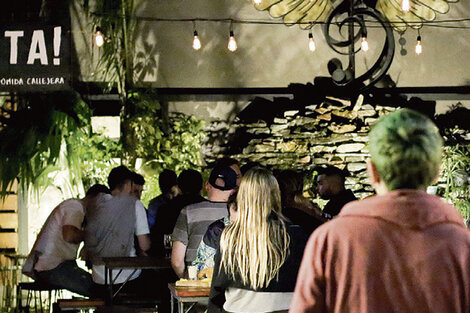 Posta!, para amantes de la cerveza, en el patio de la Galería Fuente del Ángel.