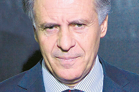 Cristóbal López se entregó horas después de su pedido de detención.
