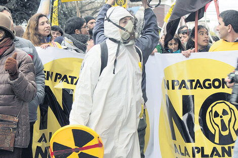 Vecinos y ambientalistas se movilizaron contra la instalación de la central nuclear.