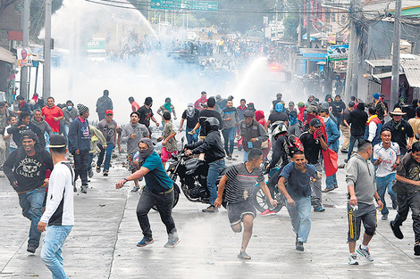 La oposición presentó pruebas en la OEA