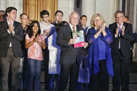 Lifschitz y Balagué presentaron el proyecto con un acto en la explanada de Legislatura.