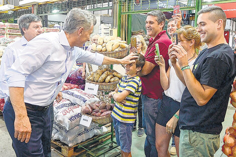 El presidente Mauricio Macri realizó ayer una recorrida por el Mercado Central.