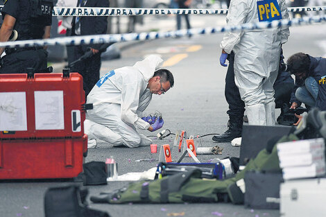 El explosivo fue encontrado frente al Departamento Central de Policía. (Fuente: Télam)