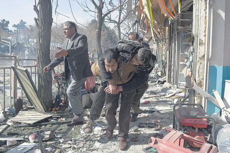 En Kabul, las ambulancias también matan