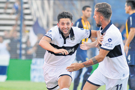 El Lobo se hizo fuerte en el Bosque platense