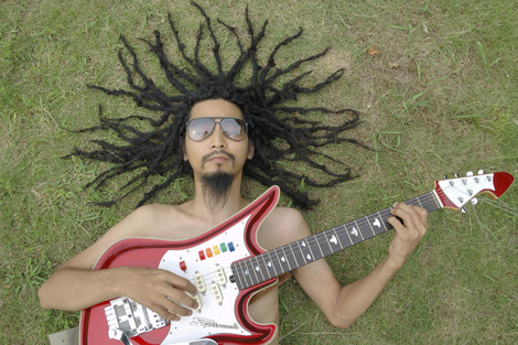 El guitarrista Yoshitake Expe.