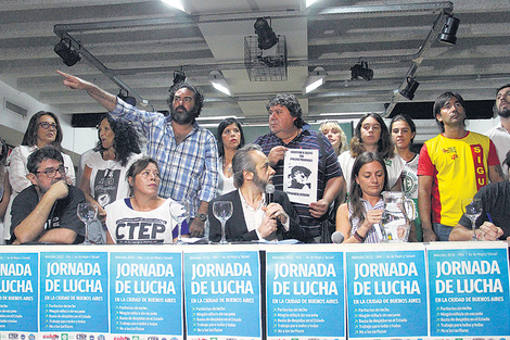 Los dirigentes sindicales, ayer, en la sede de UTE. (Fuente: Bernardino Avila)