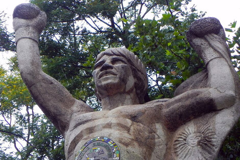 "Los monumentos son portadores de mensajes y alegorías en lo que muestran como en lo que ocultan", dice el documento.