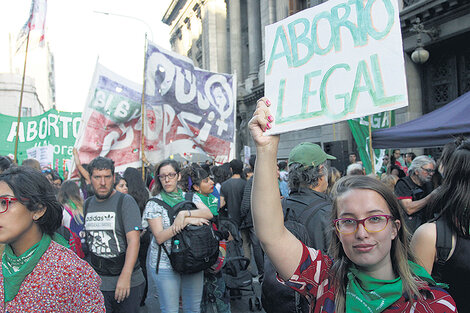 Aunque el plenario era en el Anexo de Diputados, las miradas apuntaron al palacio legislativo.