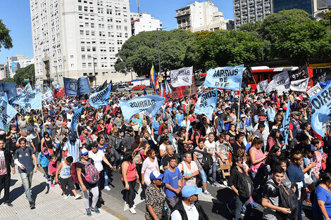 Los dirigentes sociales respondieron a los anuncios del Gobierno sobre la supuesta baja de la pobreza.