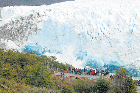 Las olas del glaciar, en el pueblo