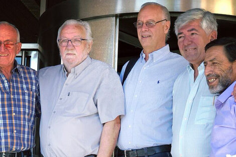 Paulón, Gollán y Seminara en el centro de la fotografía.