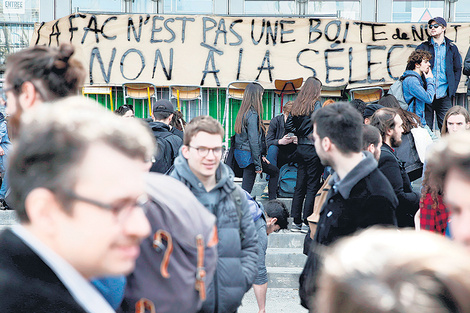 Bloquean 15 universidades francesas