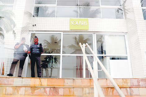 La entrada del Edificio Solaris, a donde llegaron los militantes del Movimiento de los Trabajadores Sin Techo.