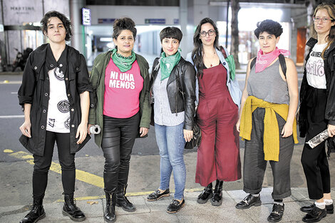 Luci Cavallero, Alejandra Rodríguez, Ana Megna, Verónica Gago, Mariela Scafatti y Cecilia Palmeiro, del Colectivo Ni Una Menos (Fuente: Jose Nico)