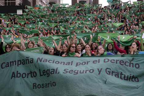 La foto se hizo en el patio cívico por la masiva asistencia. (Fuente: Andres Macera)