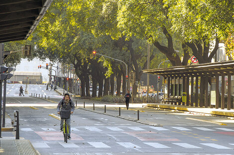 El paro general tuvo un alto acatamiento en las principales ciudades del país, que se expresó con calles vacías y negocios cerrados.