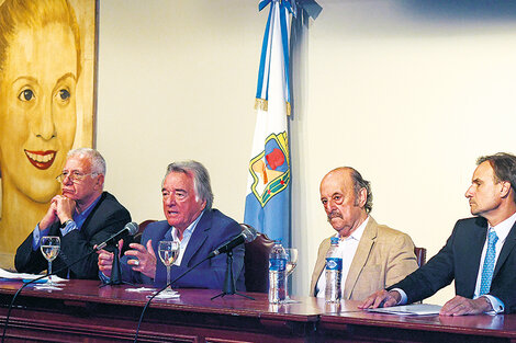 Barrionuevo y sus asociados en la intervención, que parece tener fecha de vencimiento judicial.