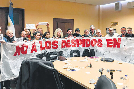 Los trabajadores de Télam junto a la conducción de la CGT.