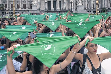 Las multitudinarias manifestaciones callejeras a favor de la despenalización fueron cambiando la percepción de los legisladores.