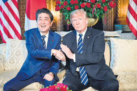 Antes de la cumbre, Trump consulta a Abe