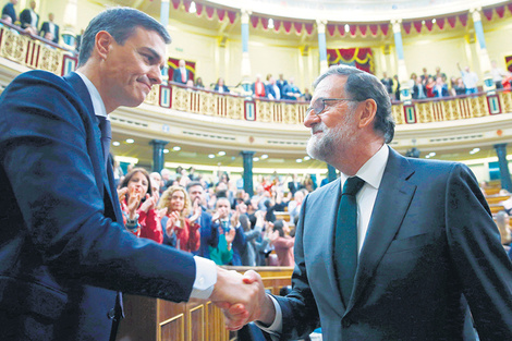 Cayó Rajoy y gobierna el socialismo en España