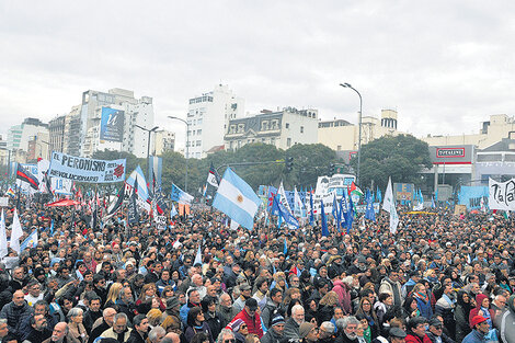 “La patria no se rinde” y “La independencia no se negocia” fueron las principales consignas de la protesta.