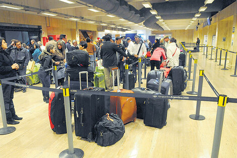 Dólares que se van por Ezeiza