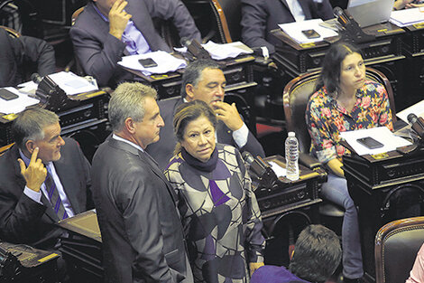 La convocatoria incluye también un proyecto del FR para modificar la Ley de Defensa Nacional.