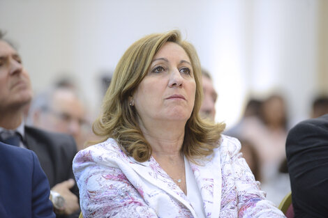 “Cuidado con los sistemas que plantean que el camino es la precarización laboral”, alertó.