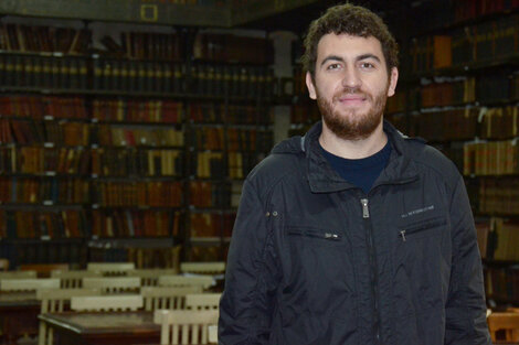 Aín Mora integra el equipo de la Facultad de Ciencias Económicas que estudia la deuda ecológica.