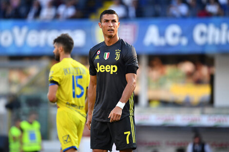 El portugués con la camiseta de la Juventus, en su debut oficial en Verona.