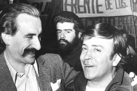 Coral (izquierda), junto a Juan Carlos Páez, su compañero de fórmula en las elecciones de septiembre de 1973.