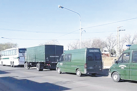 Los gendarmes llegaron a la planta de Río Tercero poco antes de las nueve de la mañana de ayer.