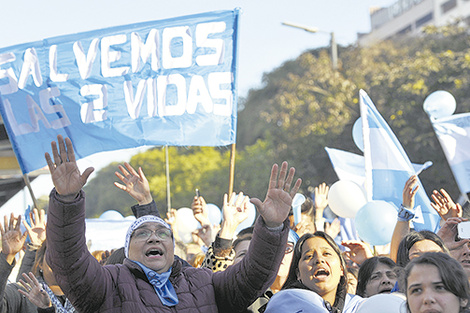 Discursos de pastores y música pegadiza para “defender la vida desde la concepción”.