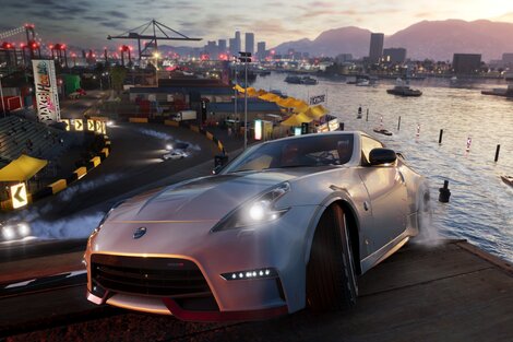 "The Crew 2" condensa misiones por familias a la "GTA", spots onda "Cruisin' USA", turismo pop y realismo diesel.