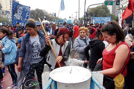 Las organizaciones realizaron mil ollas populares en el país.