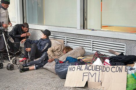 Once millones de personas no cubren la canasta básica, 750.000 más que el semestre anterior.