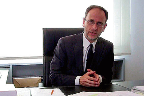 El ex procurador Carlos Balbín declaró como testigo en el juicio que tiene a Menem y a Cavallo en el banquillo.