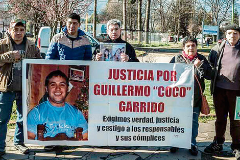 Los familiares del Coco Garrido reclaman justicia por el crimen policial.
