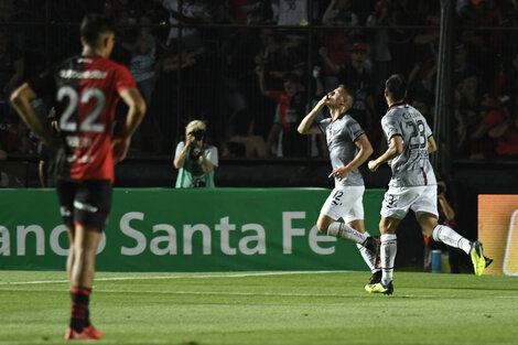 Chancalay festeja el gol que le dio el triunfo a Colón