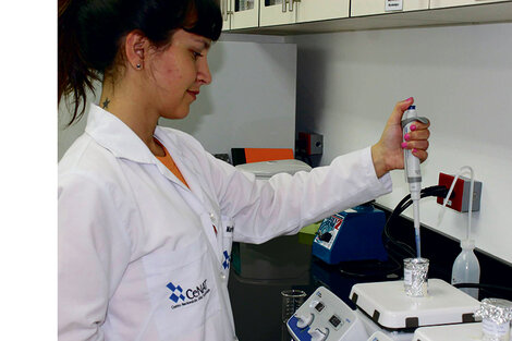 Romina Arreche en el Centro Nacional de Alta Tecnología (CeNAT) de Costa Rica.