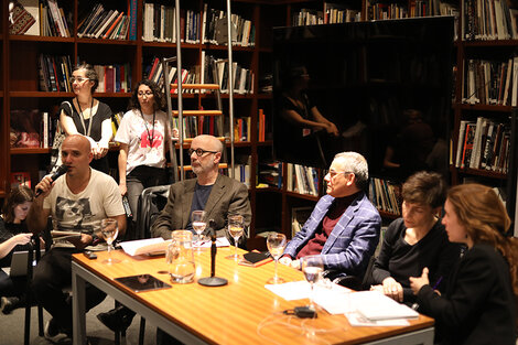 Fresán, Castellanos Moya y Mréjen, en la Biblioteca del Malba. Coordinó José María Brindisi. (Fuente: Joaquín Salguero)