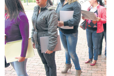 Las mujeres son las más expuestas a la precarización laboral y a la imposición de bajos niveles salariales.