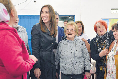 La gobernadora Vidal ayer, junto a Graciela Ocaña, cabeza de lista en la campaña irregular.