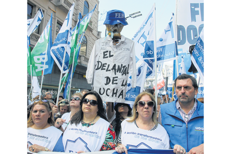 La provincia convocó a los gremios a una nueva reunión mañana. (Fuente: Bernardino Avila)