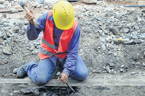 Los salarios van perdiendo por goleada