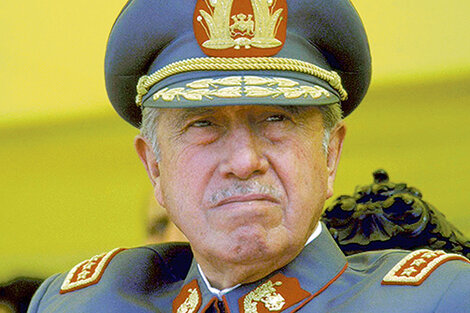 Embargan millones de Pinochet