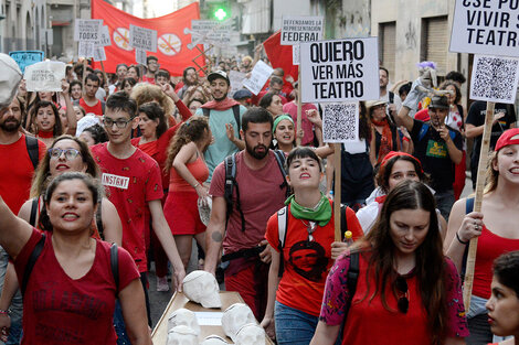 La marcha arrancó en plaza Pringles.