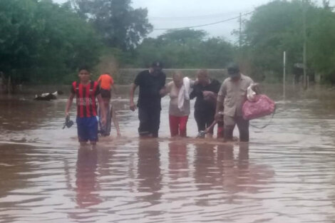 Inundación y evacuados en Salta